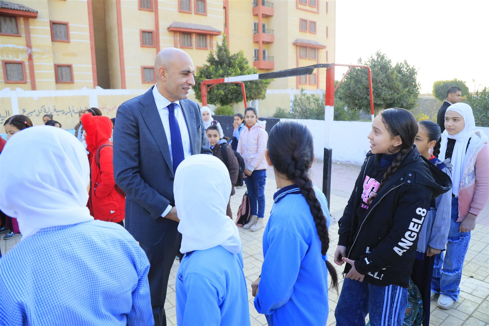 وزير التربية والتعليم يتفقد مدارس الشرقية