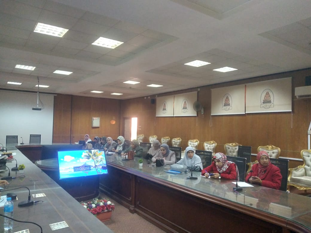 جامعة سوهاج تواصل دعم الجودة والاعتماد الأكاديمي بكلية الآداب