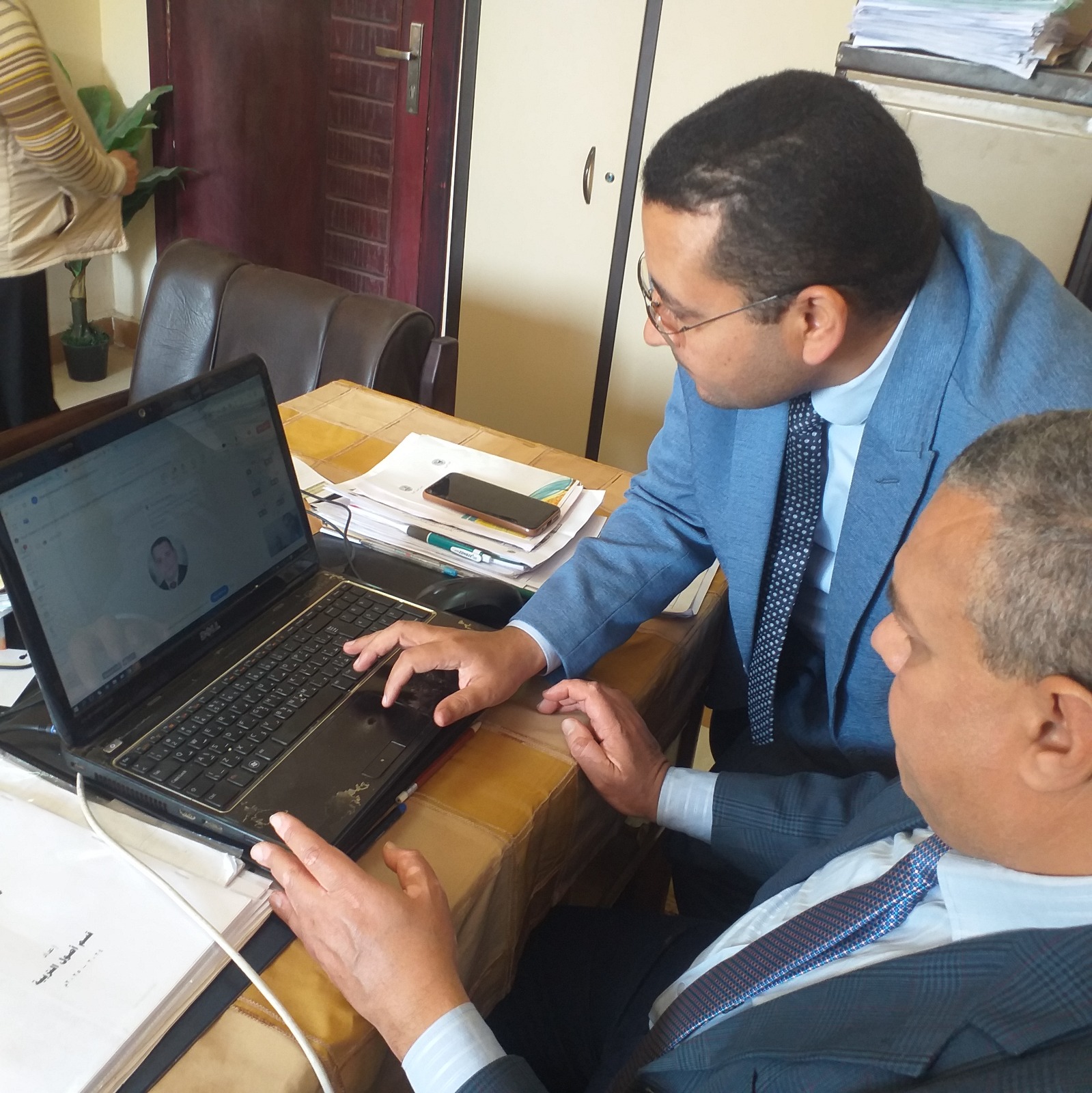 جامعة سوهاج تواصل جهودها في محو أمية 500 طالب وطالبة 