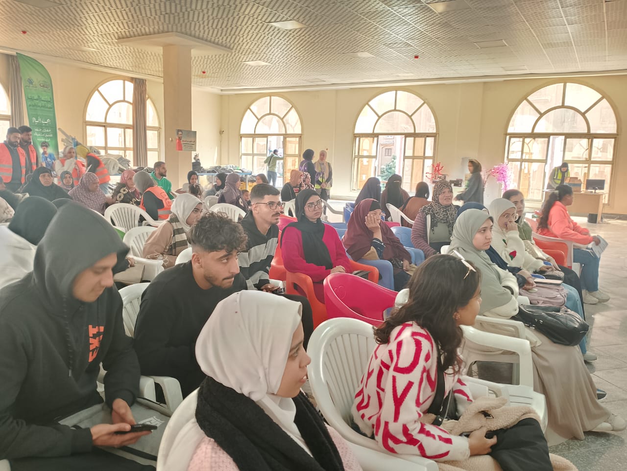 جامعة حلوان تنظم قافلة توعوية لتعزيز الوعي المجتمعي بمساكن عثمان