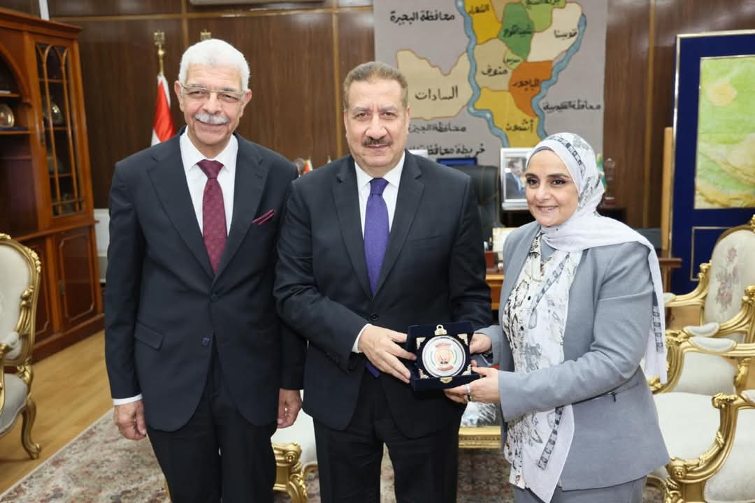 بحث آفاق التعاون في المجالات التعليمية والبحثية بين الجامعة والمحافظة