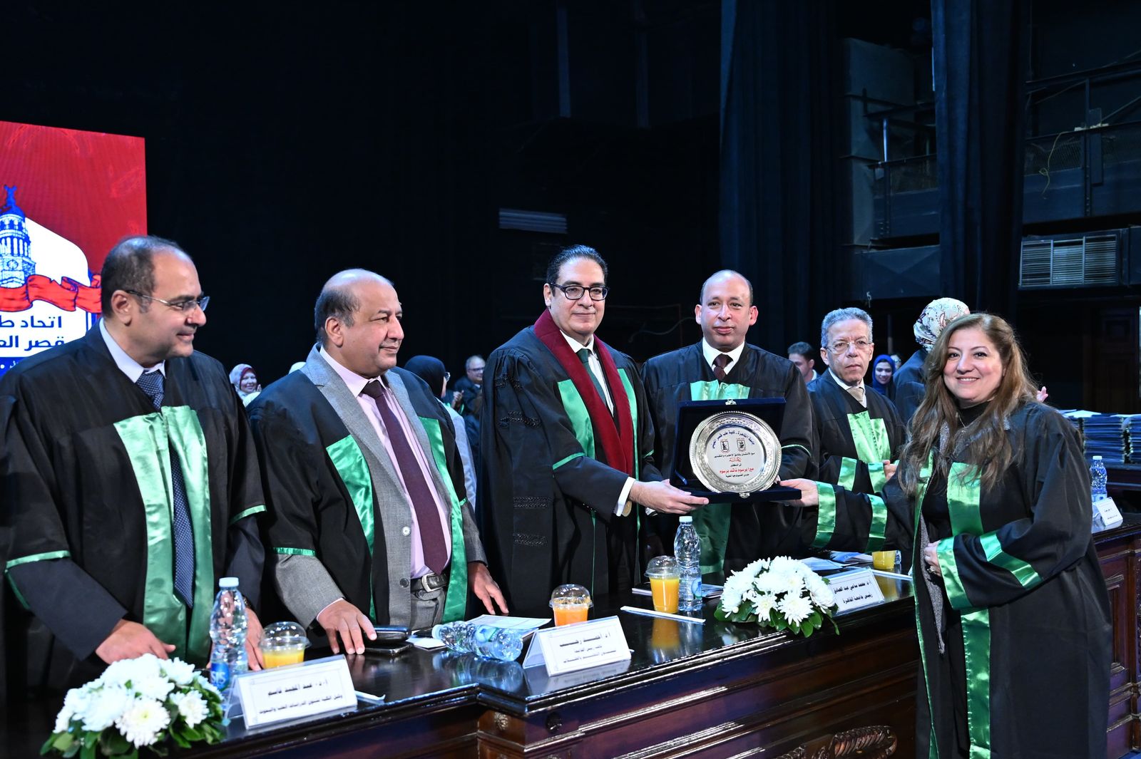 جامعة القاهرة تحتفل بتخريج دفعة نوفمبر 2023 من طب قصر العيني