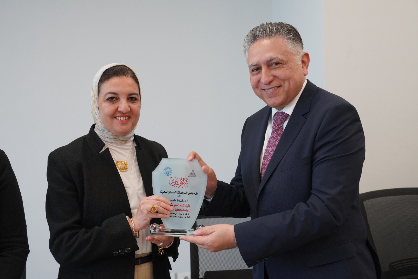 مجلس الدراسات العليا في جامعة عين شمس يناقش خطط التطوير