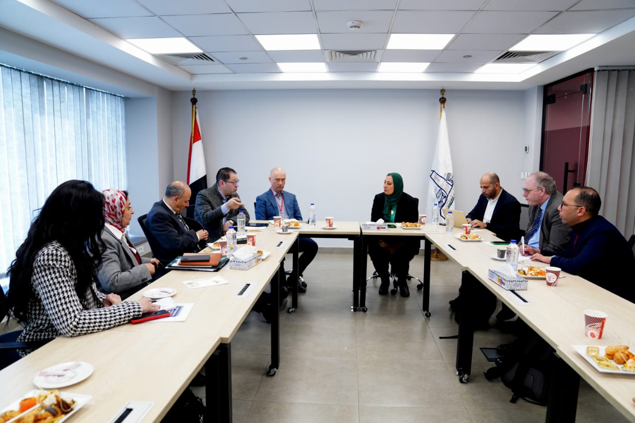 تعاون استراتيجي بين جامعة عين شمس وجامعة إكستر البريطانية