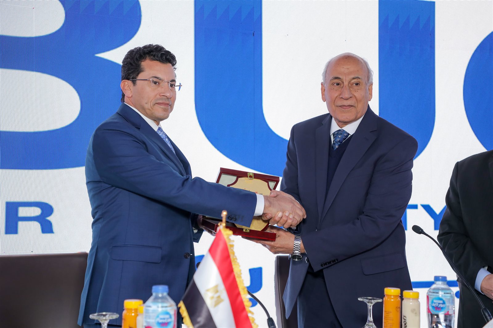 6a9cf506-bb5d-457d-b0b1-a64a5e6331e3