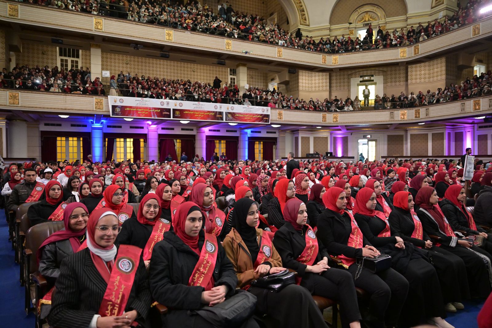 جامعة القاهرة تطلق برنامجًا تدريبيًا لتعزيز المهارات القيادية