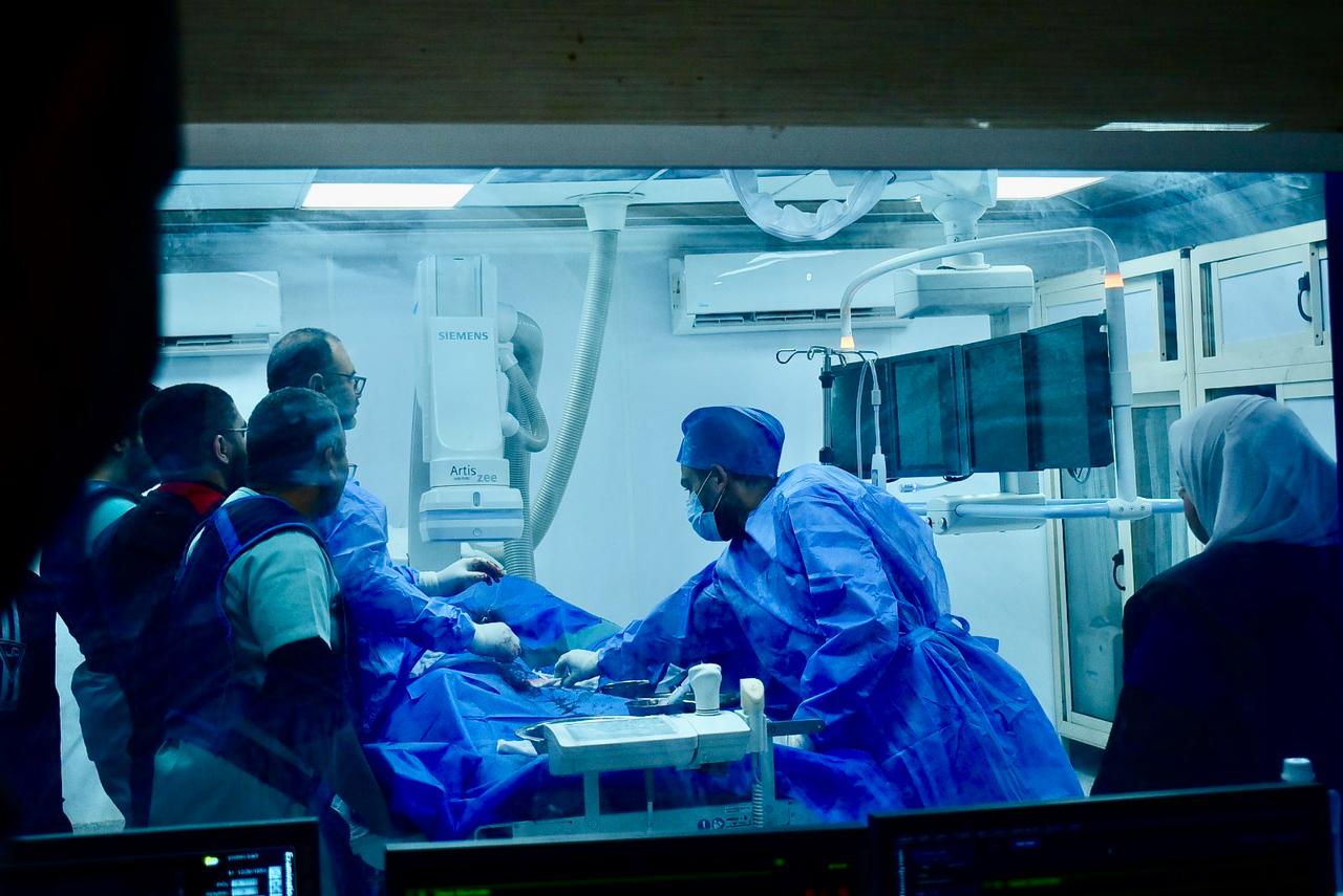 جامعة سوهاج تحقق إنجازًا طبيًا جديدًا وتطلق وحدة القسطرة المخية لخدمة الصعيد