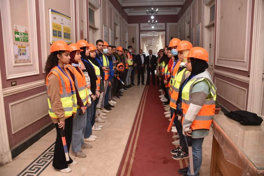 إخلاء كلية التربية النوعية جامعة عين شمس بمشاركة الدفاع المدنى