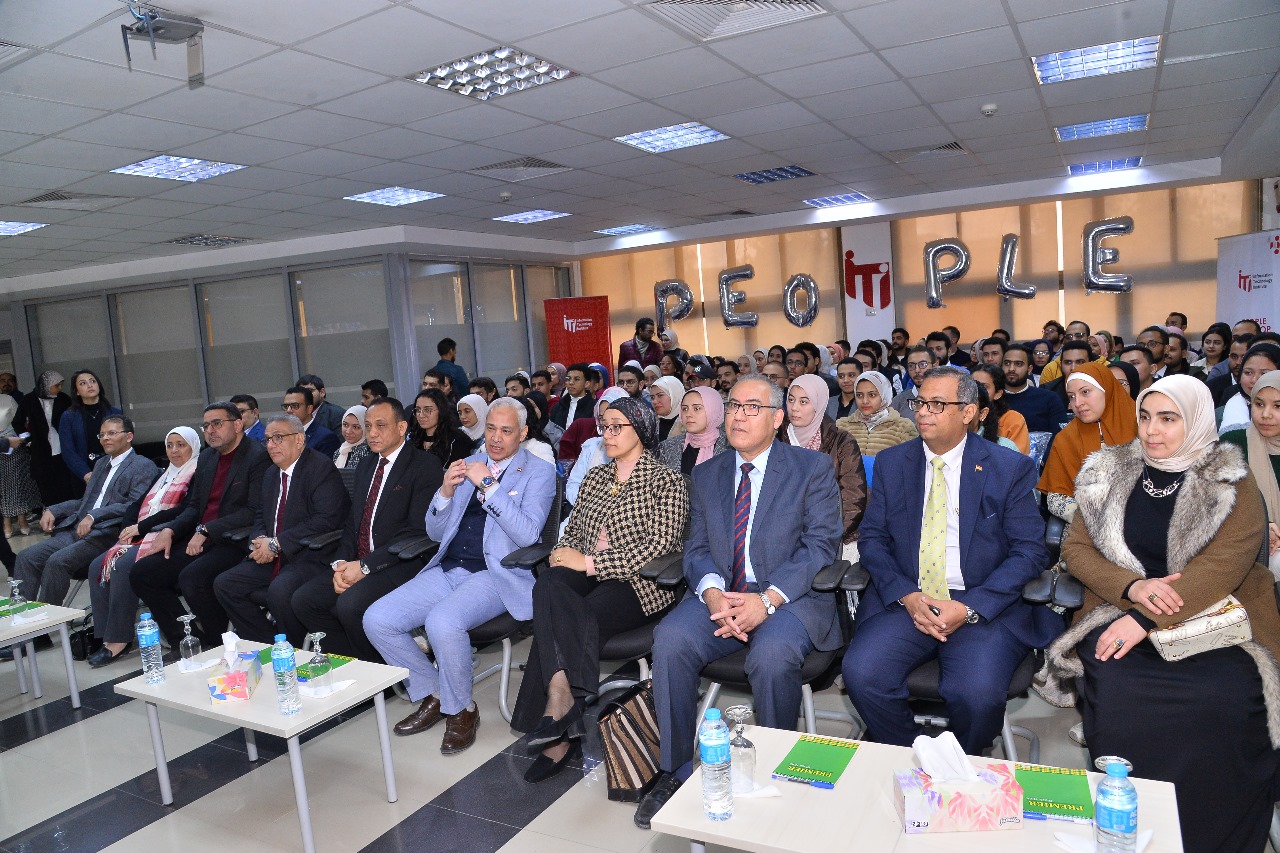 إبداع فني يجمع بين جامعة أسيوط ومعهد تكنولوجيا المعلومات