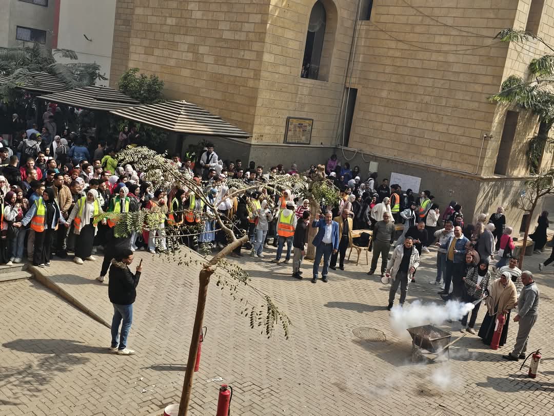 إخلاء كلية التربية النوعية جامعة عين شمس بمشاركة الدفاع المدنى