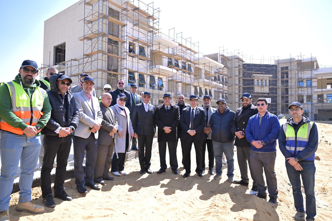 جولة تفقدية لرئيس جامعة القاهرة