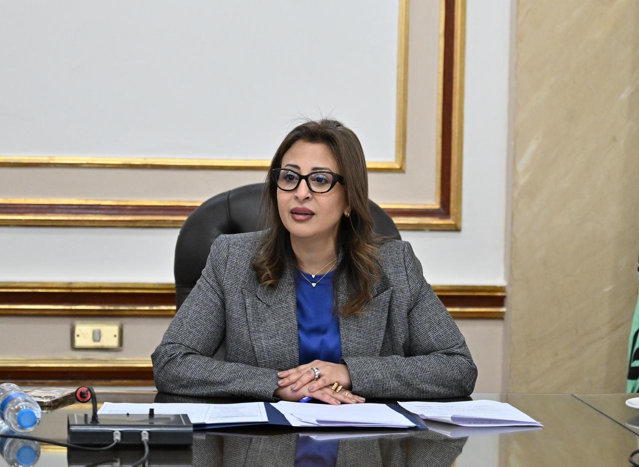 الدكتورة غادة عبد الباري نائب رئيس الجامعة لشئون خدمة المجتمع