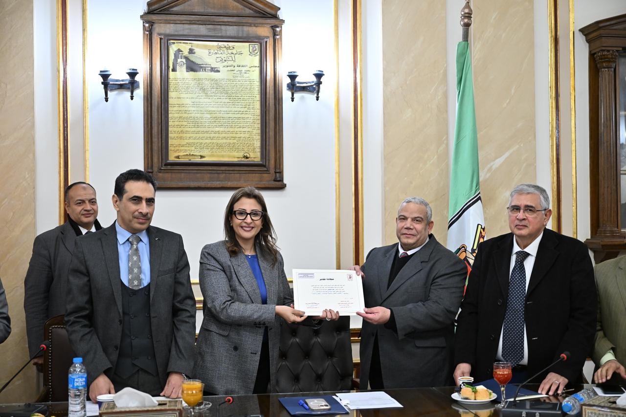 جامعة القاهرة تكرم الفائزين بمسابقة وقف الفنجري 2024