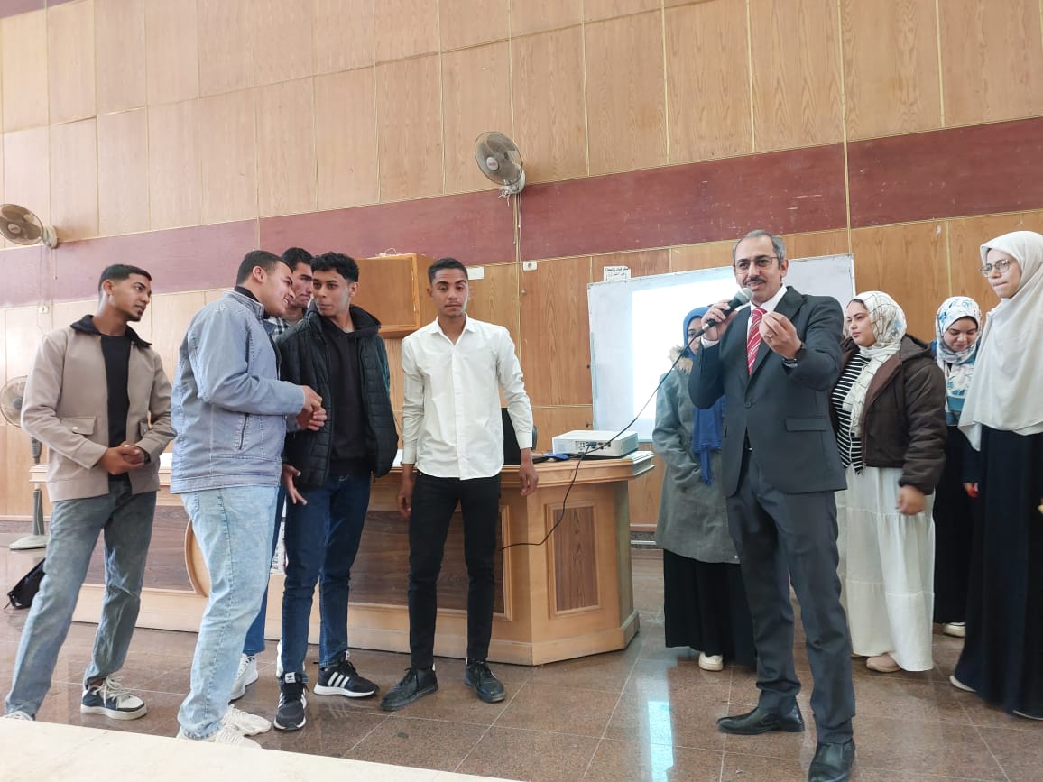 جامعة سوهاج تواصل جهودها في تأهيل الشباب للزواج عبر مشروع مودة