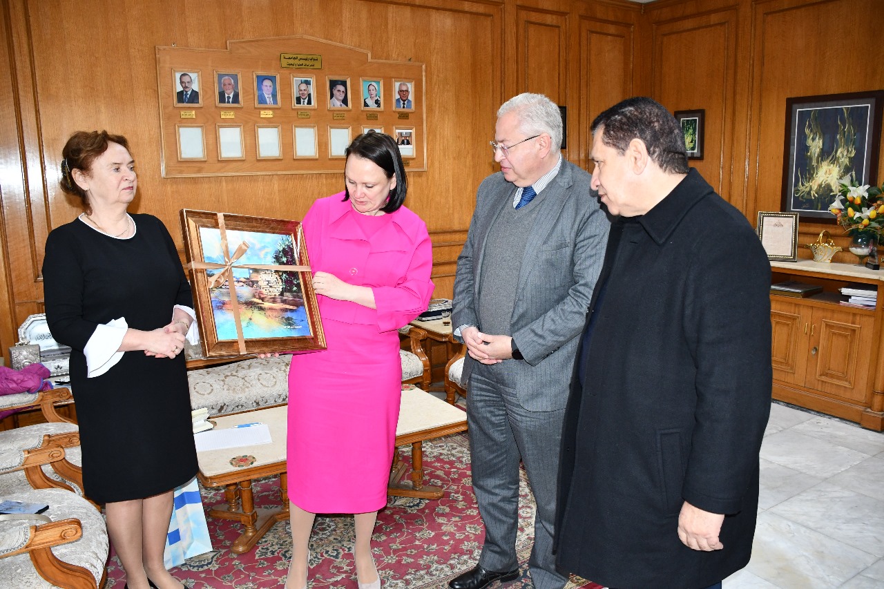 جامعة حلوان تعزز شراكاتها الدولية مع جامعة الصداقة الروسية