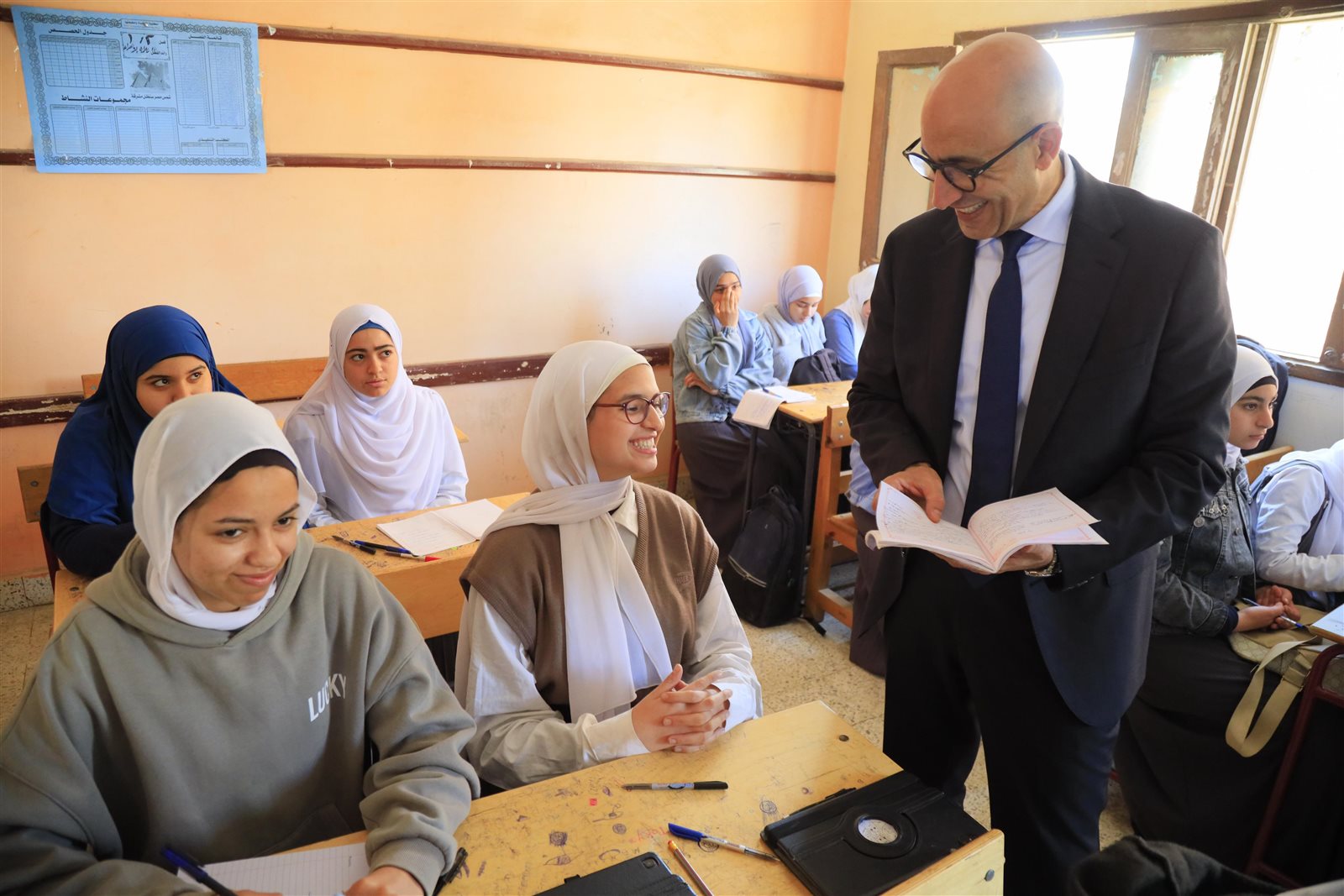 وزير التربية والتعليم يتابع سير الدراسة بمدارس الفيوم