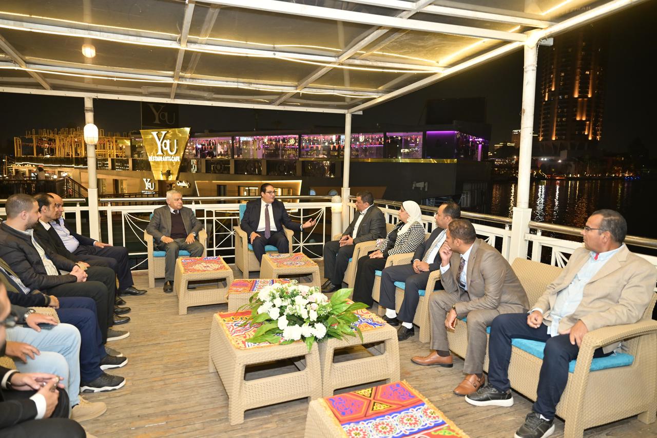 لقاء رمضاني في نادي التجديف يجمع أسرة جامعة القاهرة