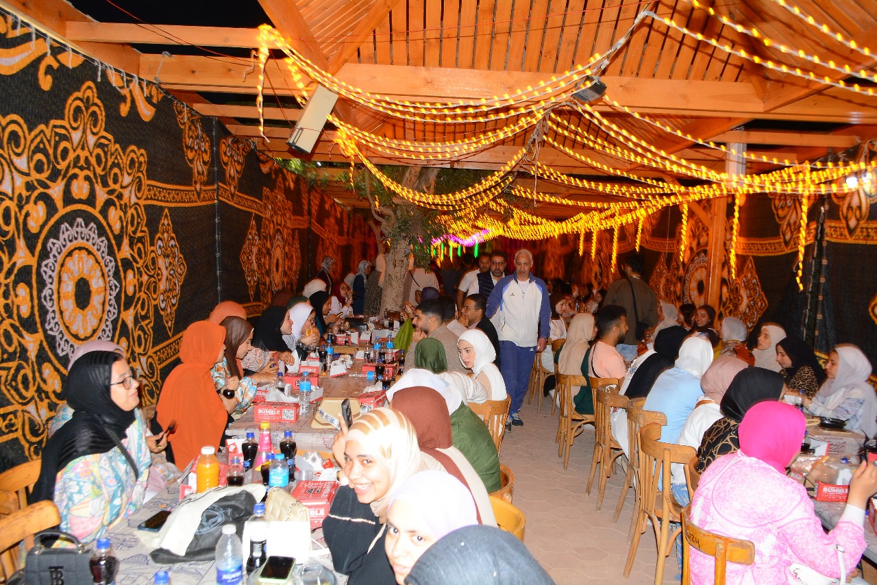 جامعة أسيوط تنظم حفل إفطار رمضاني يجمع أسرة فنون جميلة