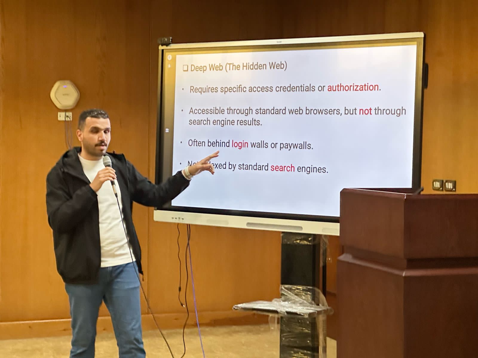 جامعة كفر الشيخ تنظم ندوة توعوية حول مخاطر الإنترنت المظلم وسبل الحماية