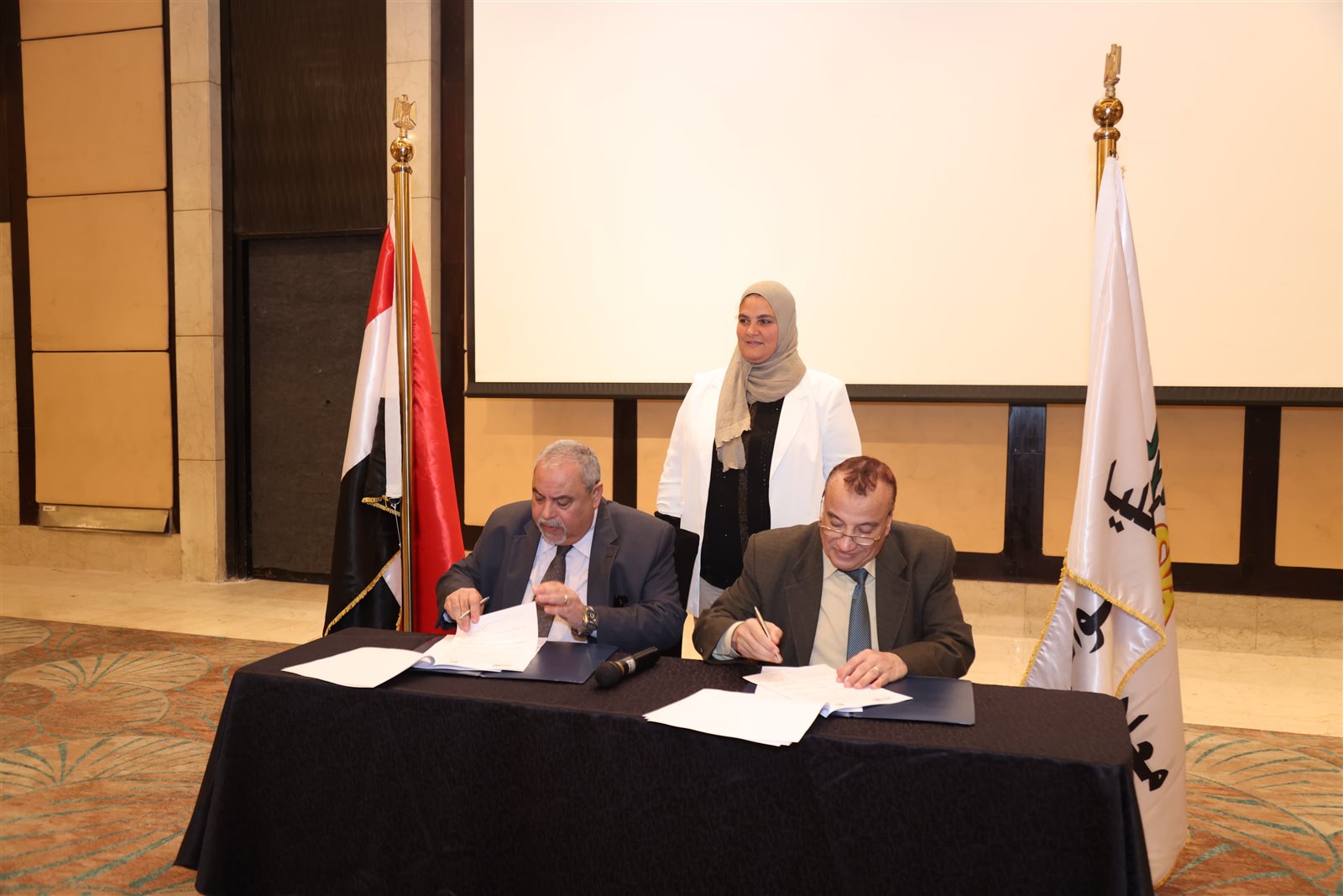 تعاون بحثي لتطوير الصناعة الهندسية بين مركز بحوث الفلزات ومعهد الوادي العالي للهندسة