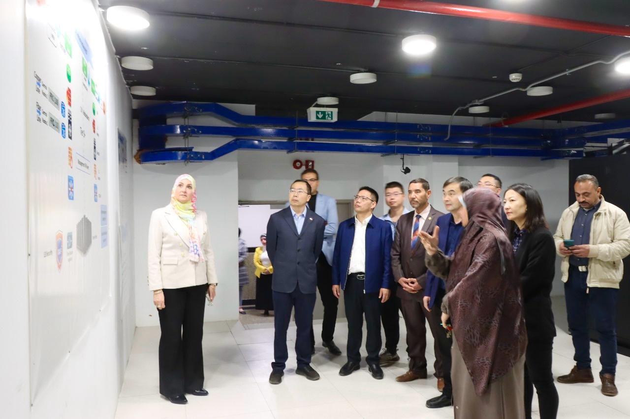 معهد بحوث الإلكترونيات يستقبل وفدًا صينيًا لتعميق التعاون في الإلكترونيات والتكنولوجيا