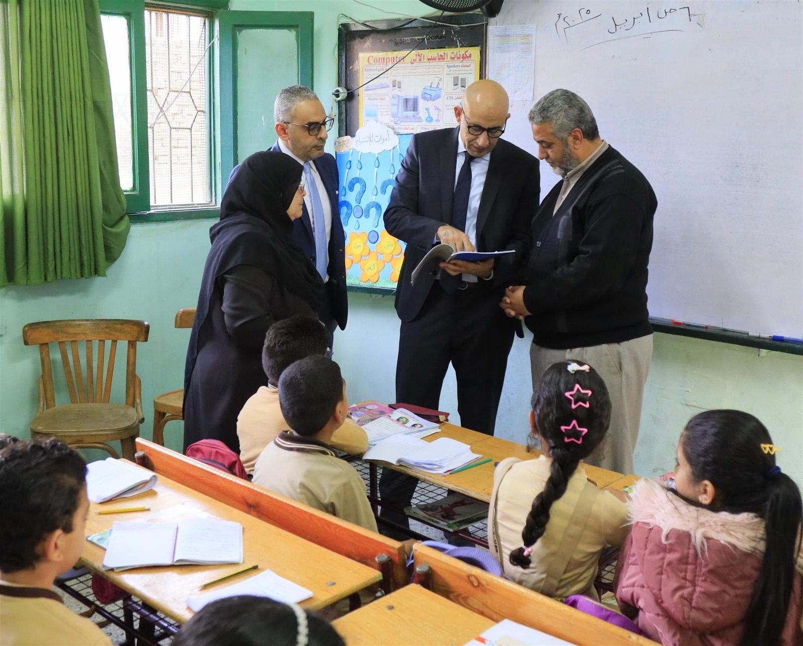 جولة مفاجئة لوزير التربية والتعليم لمتابعة سير العملية التعليمية