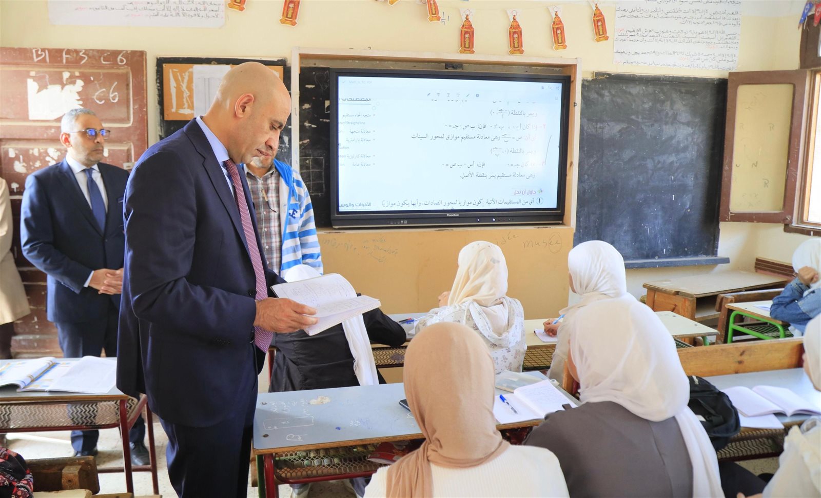 وزير التربية والتعليم في جولة مفاجئة بمدارس المنوفية