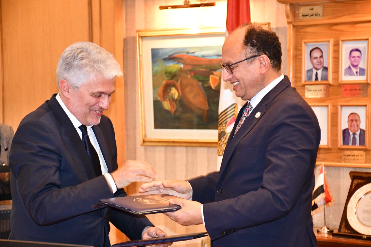 جامعة حلوان تعزز التعاون الأكاديمي الدولي مع جامعة ديموكريتوس