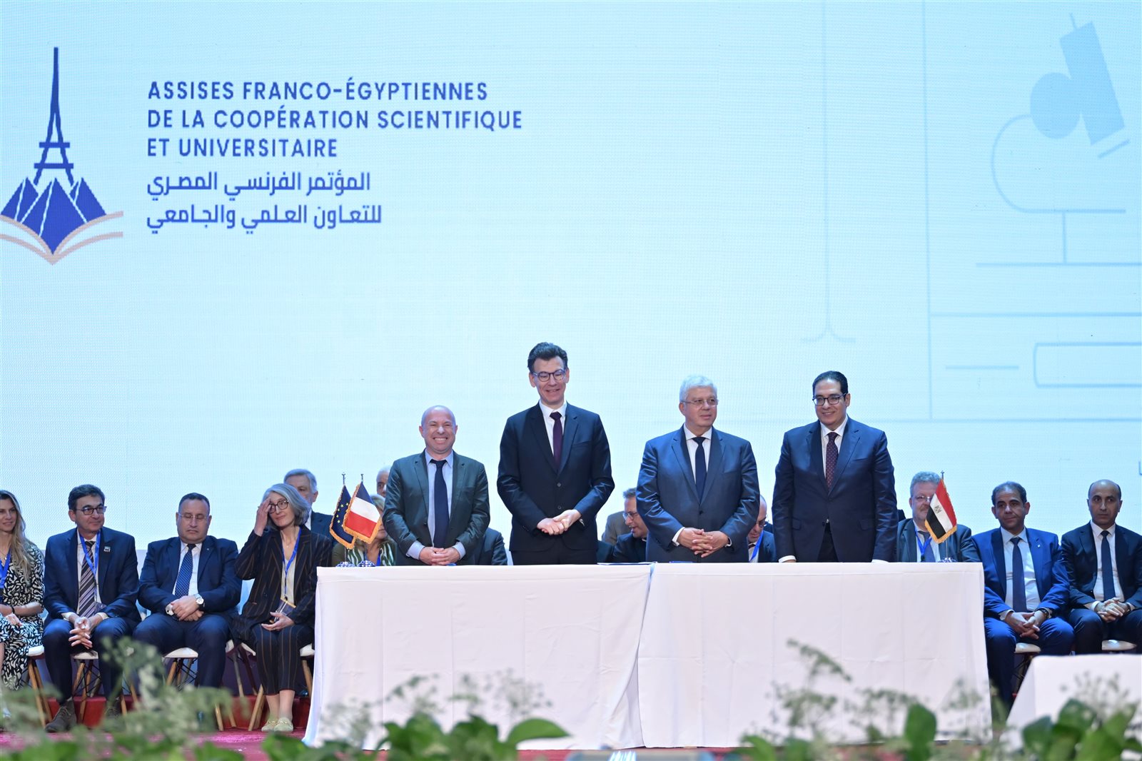 جامعة القاهرة توقّع 6 اتفاقيات مع جامعات فرنسية في الهندسة والآثار والاستدامة