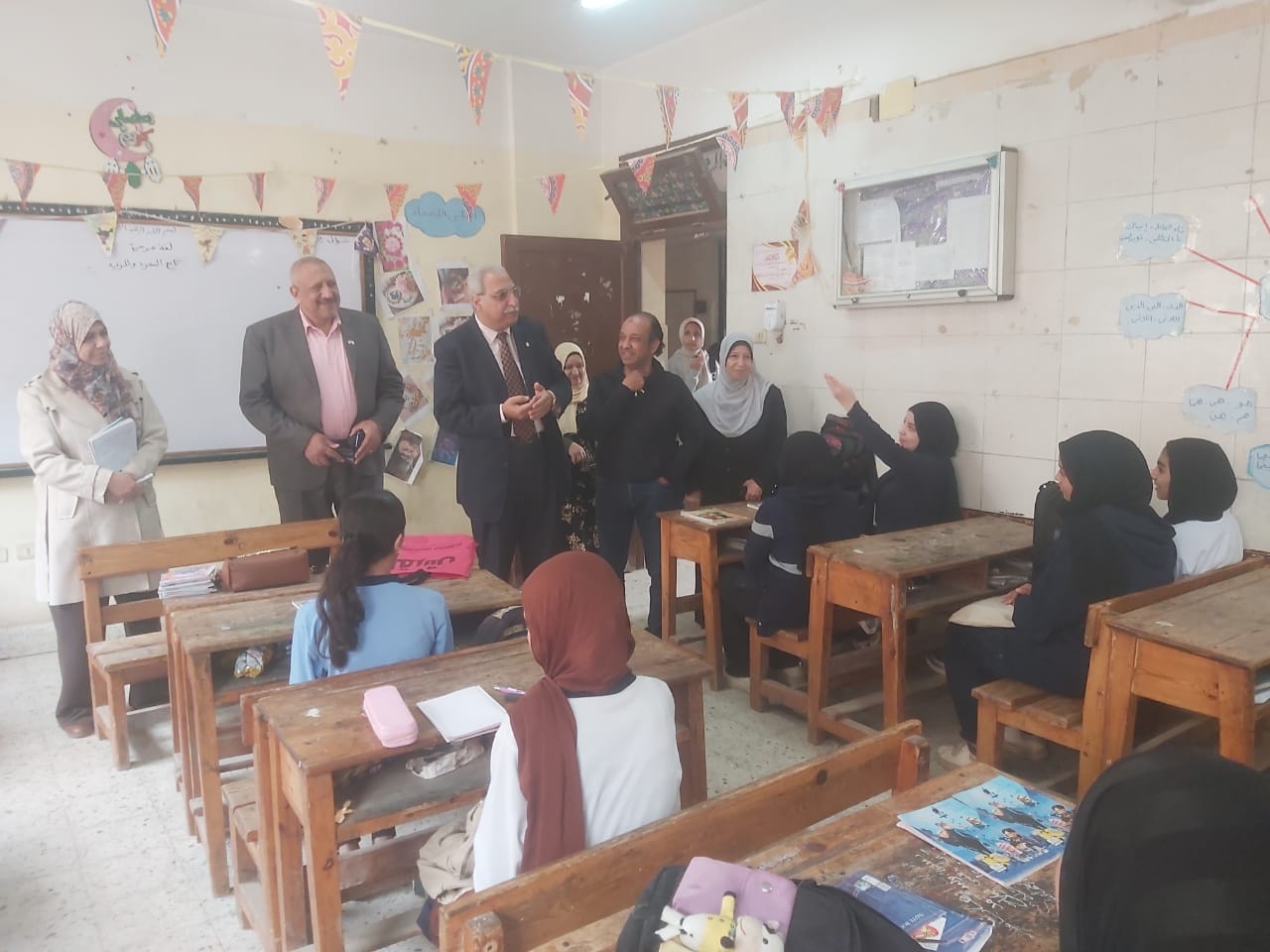 جولات ميدانية لمدير تعليم القليوبية لمتابعة انتظام الدراسة في المحافظة