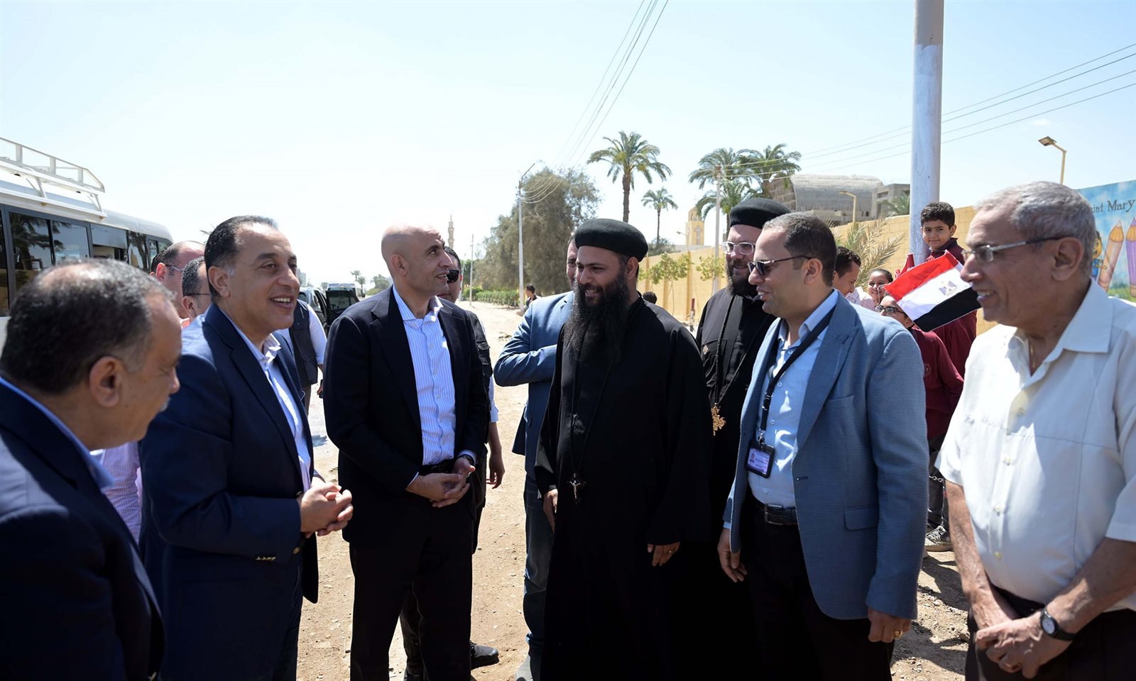 رئيس الوزراء يلتقي طلاب سانت ماري بمنفلوط