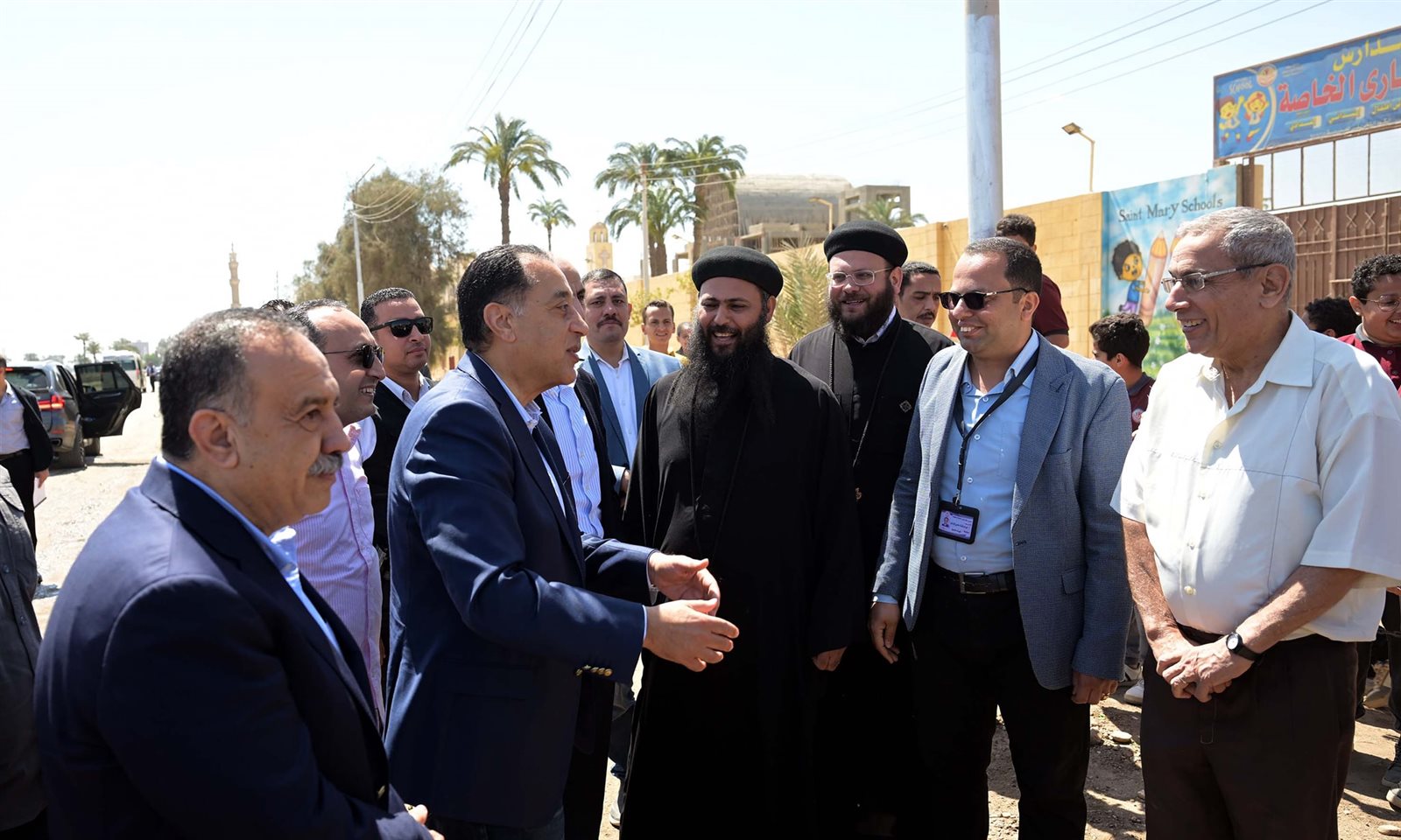 رئيس الوزراء يلتقي طلاب سانت ماري بمنفلوط