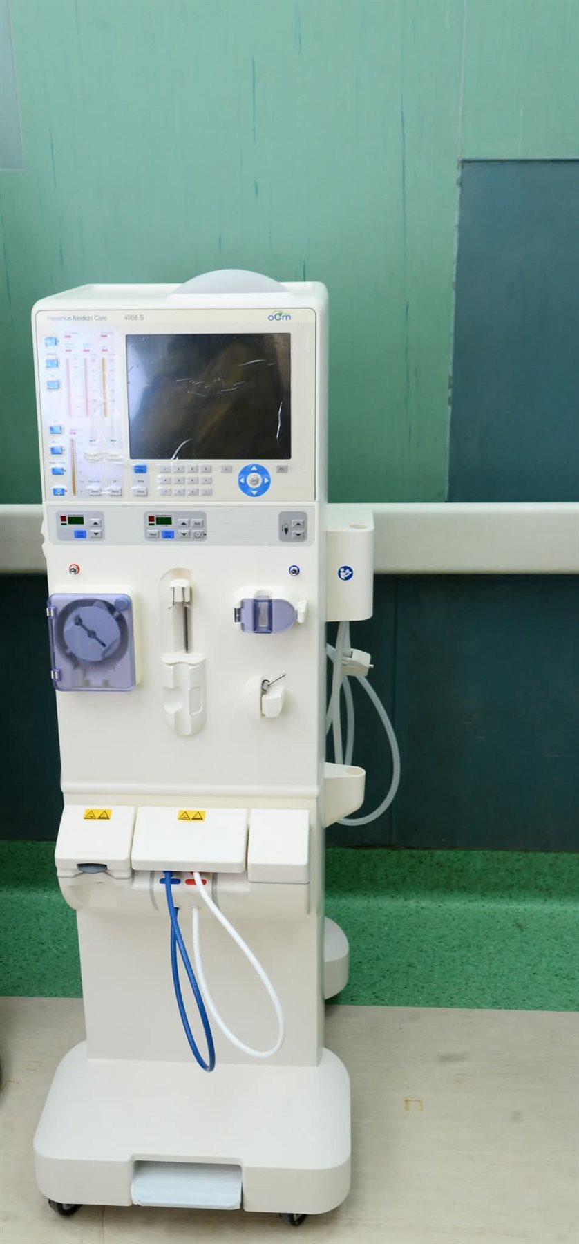 جامعة أسيوط تستلم 8 أجهزة غسيل كلوي متطورة