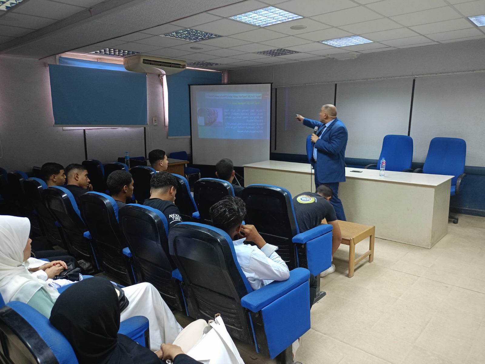 جامعة جنوب الوادي تنظم لقاءً حواريًا لتعزيز المشاركة السياسية