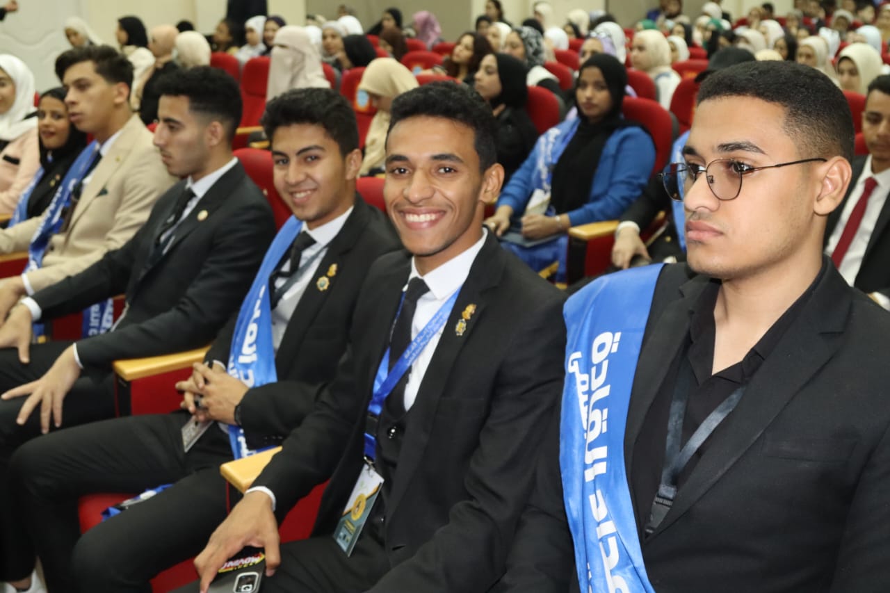 شباب الابتكار يقودون التغيير من معهد إعداد القادة