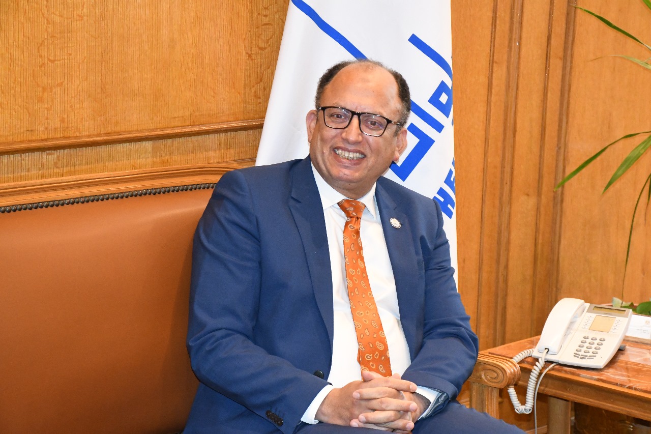 الدكتور السيد قنديل رئيس جامعة حلوان