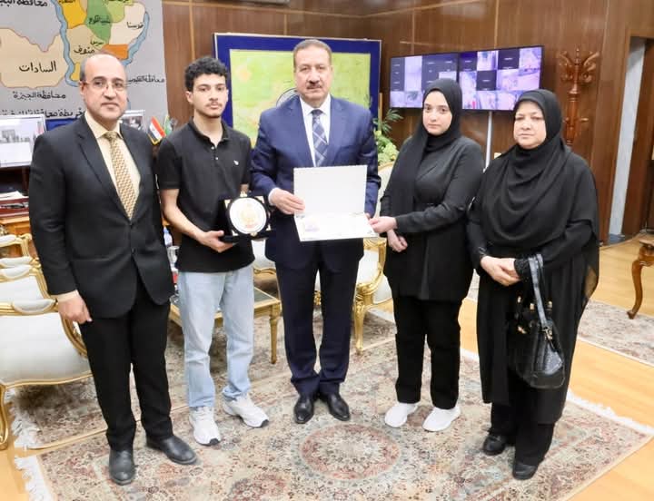 محافظ المنوفية يكرم أسرة مدير إدارة الباجور الراحل تقديرًا لعطائه التربوي