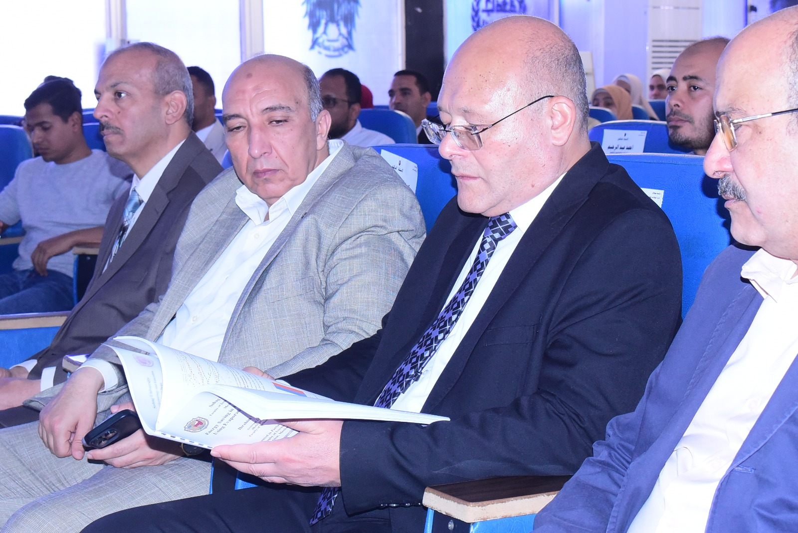 جامعة سوهاج تكرّم باحثًا راحلًا بمناقشة دكتوراه استثنائية شرفية