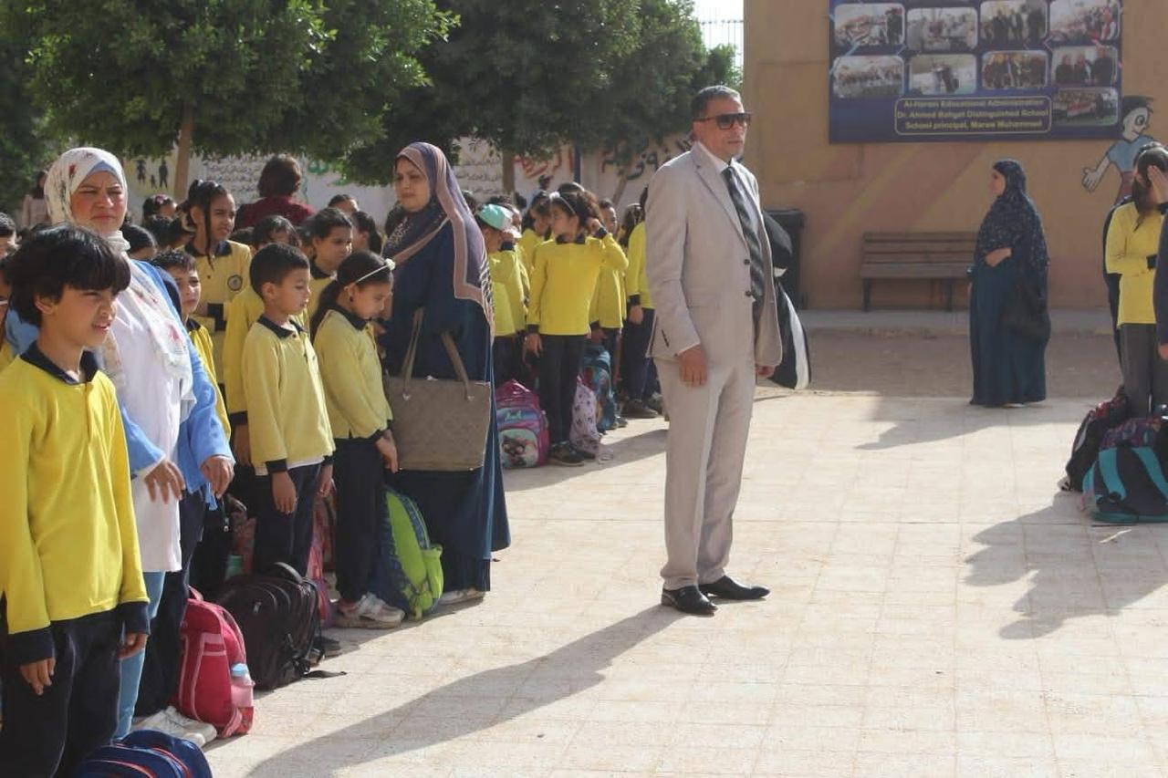 انضباط وتطوير شامل بالمدارس خلال جولة مدير تعليم الجيزة