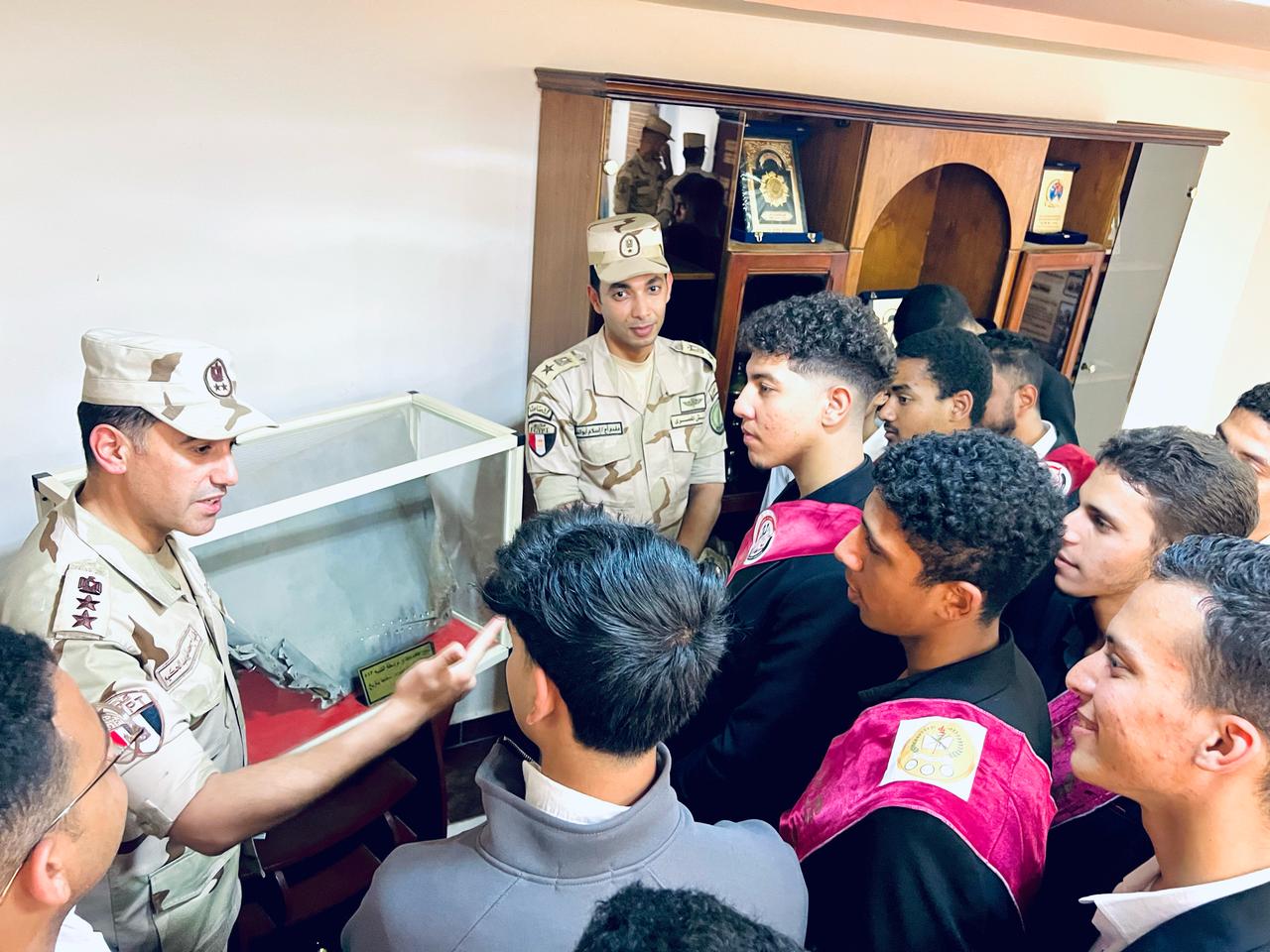 طلاب جامعة الأقصر في زيارة ميدانية مبهرة للفرقة 15 دفاع جوي