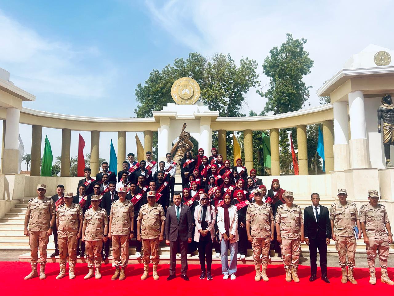 طلاب جامعة الأقصر في زيارة ميدانية مبهرة للفرقة 15 دفاع جوي