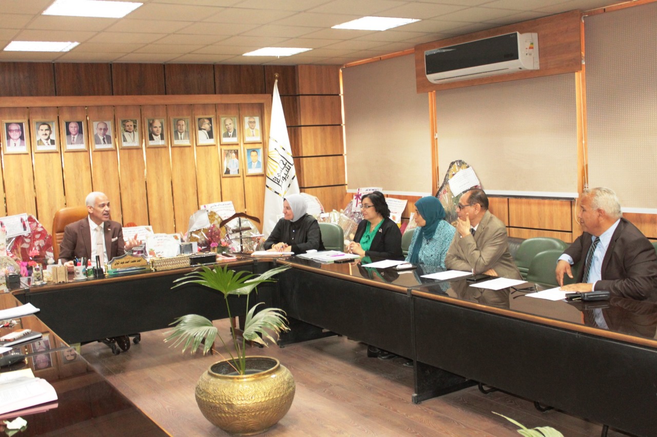 وحدة المشروعات الابتكارية بجامعة أسيوط تدعم المشروعات الطلابية 