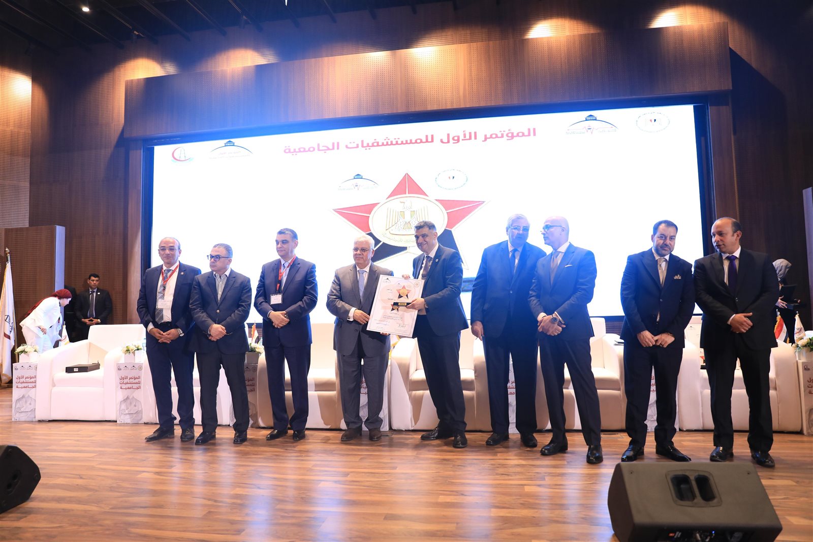 وزيرالتعليم العالي يشهد ختام فعاليات المؤتمر الأول للمستشفيات الجامعية بجامعة عين شمس