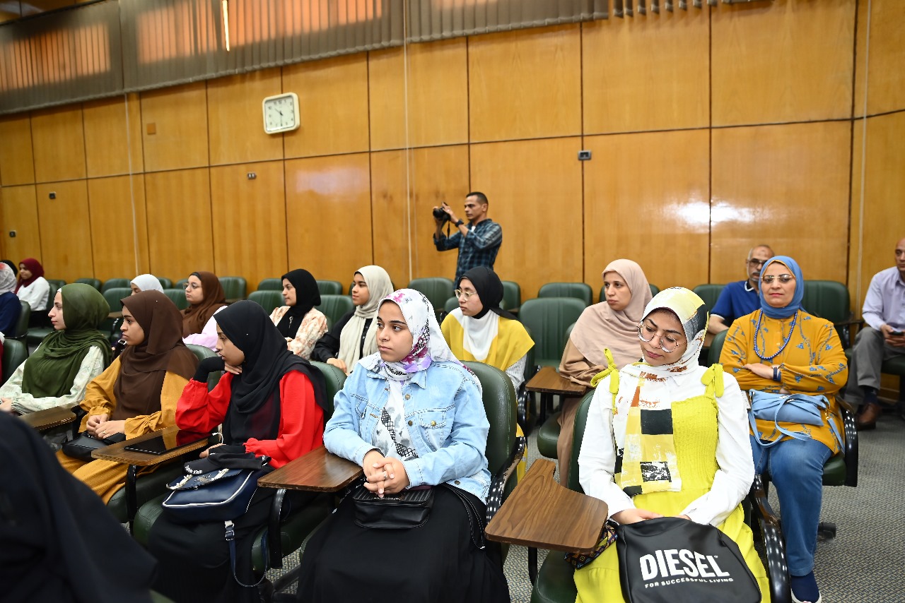 ندوة توعوية بجامعة أسيوط