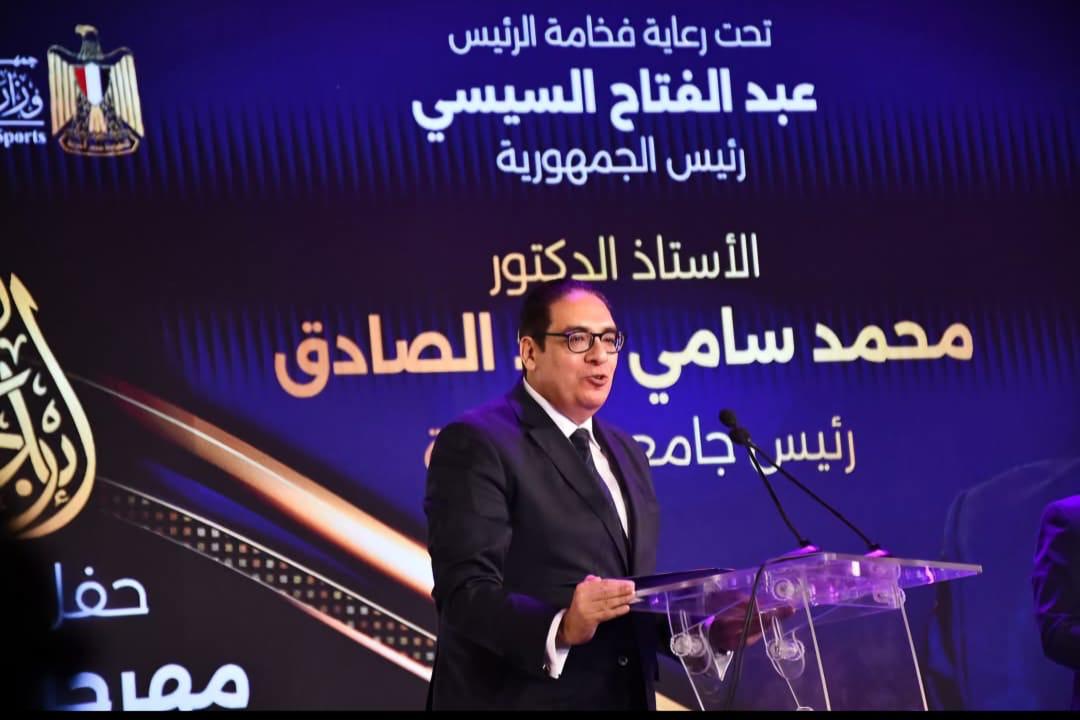 الدكتور محمد سامي عبد الصادق رئيس جامعة القاهرة