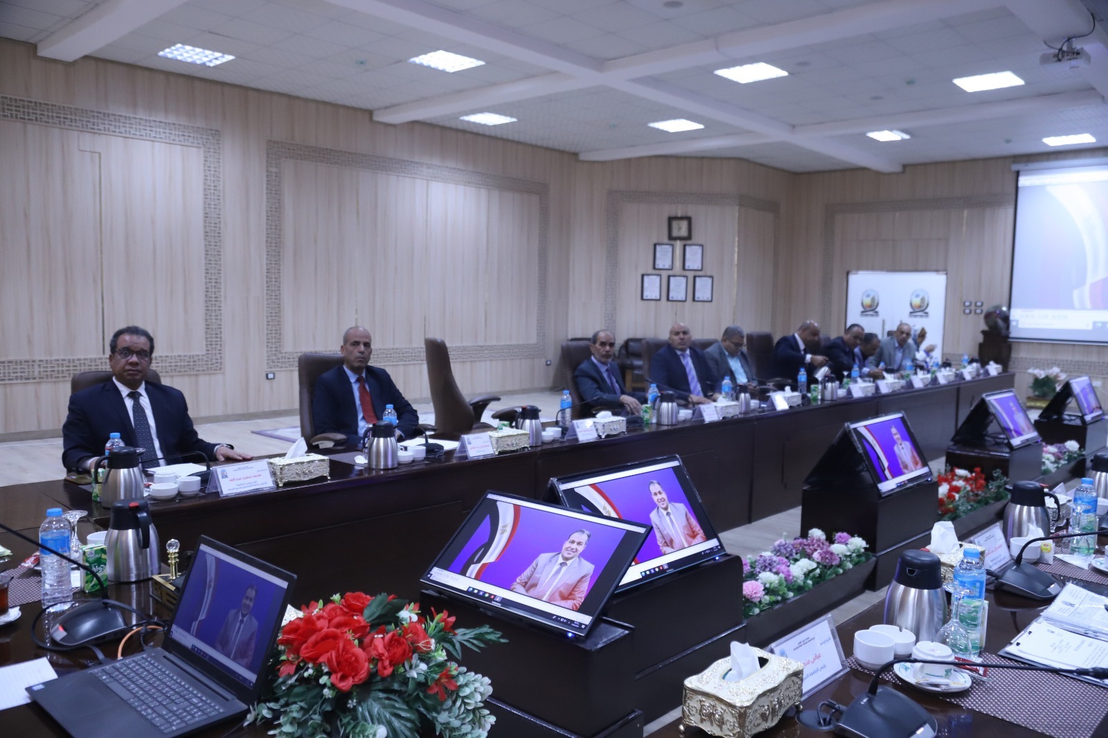 اجتماع مجلس جامعة جنوب الوادي 