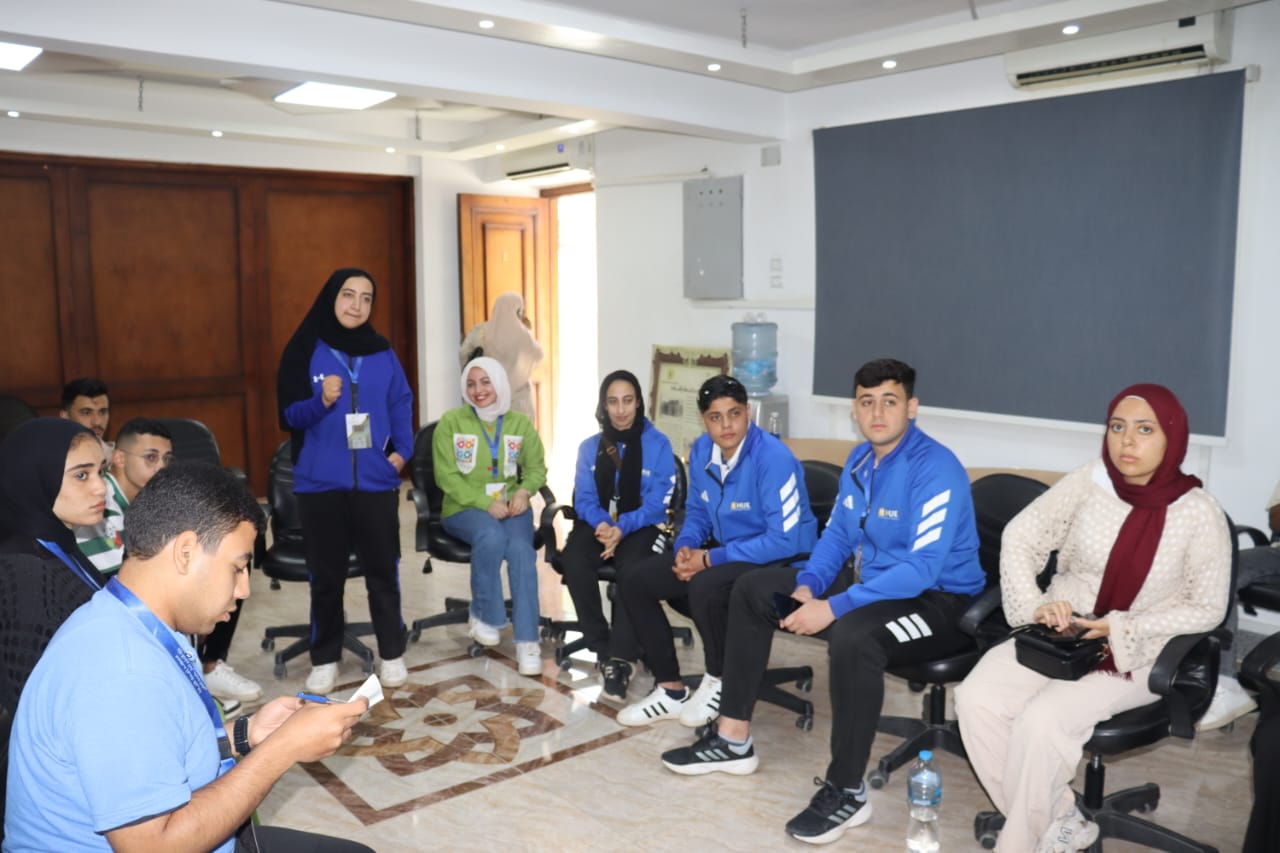 بناء الوعي الوطني ومواجهة التطرف على طاولة الملتقى الحوارى بمعهد إعداد القادة