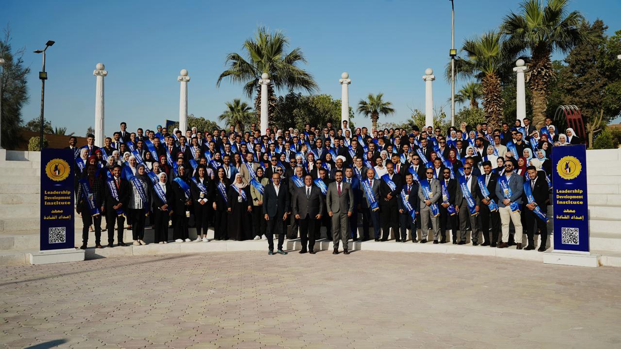 بناء الوعي الوطني ومواجهة التطرف على طاولة الملتقى الحوارى بمعهد إعداد القادة