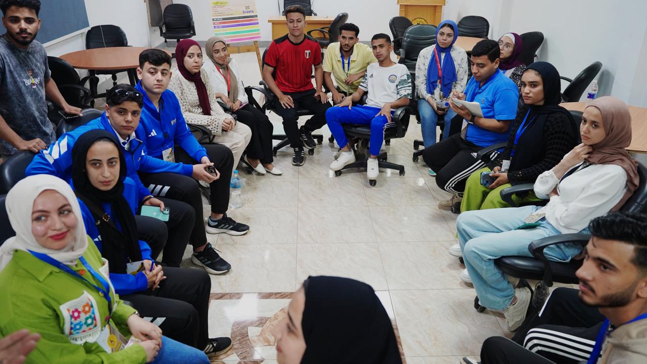 بناء الوعي الوطني ومواجهة التطرف على طاولة الملتقى الحوارى بمعهد إعداد القادة