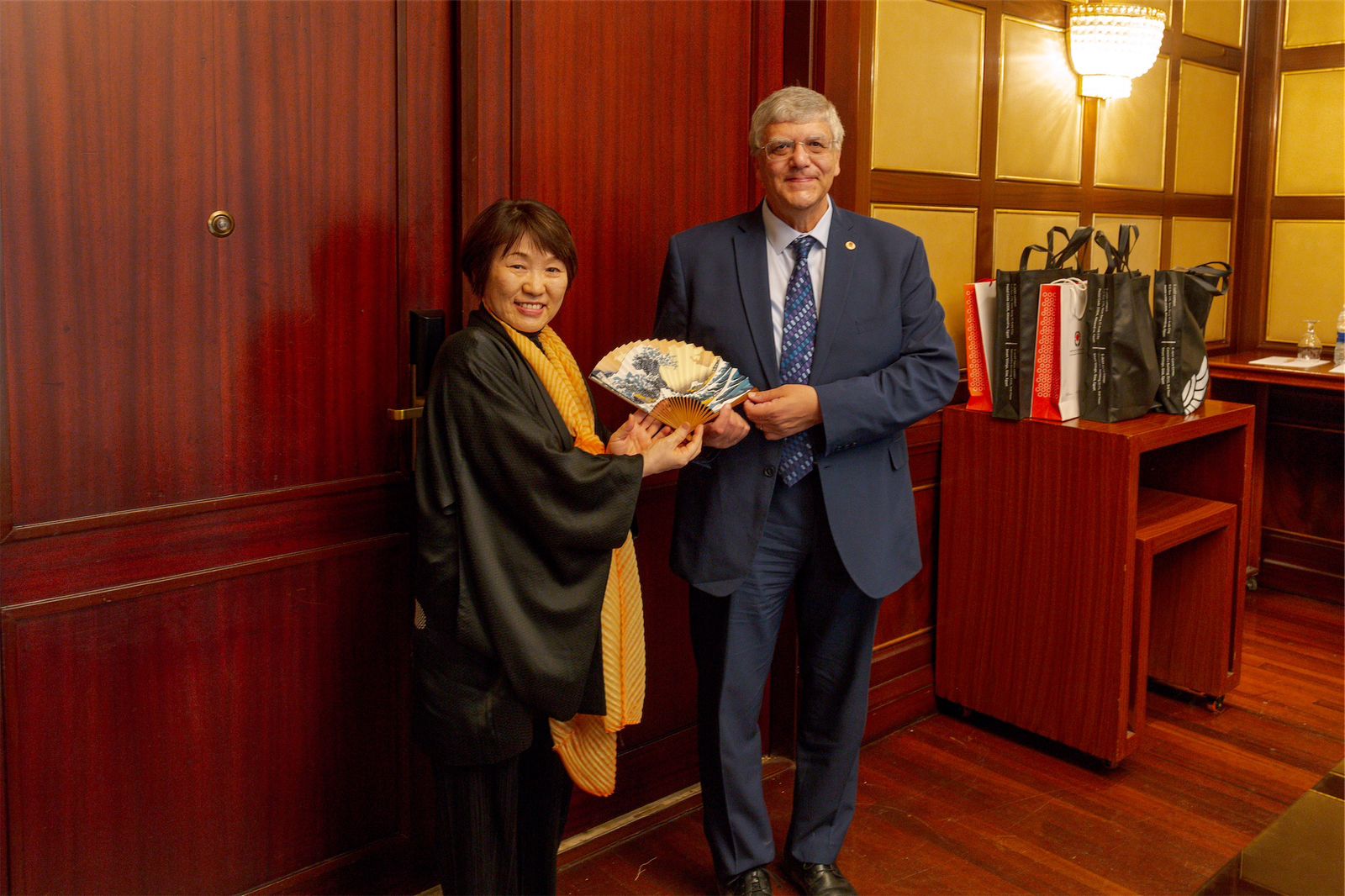 رئيس الجامعة المصرية اليابانية يبحث مع وزيرة التعليم اليابانية سبل دعم التعاون الأكاديمي